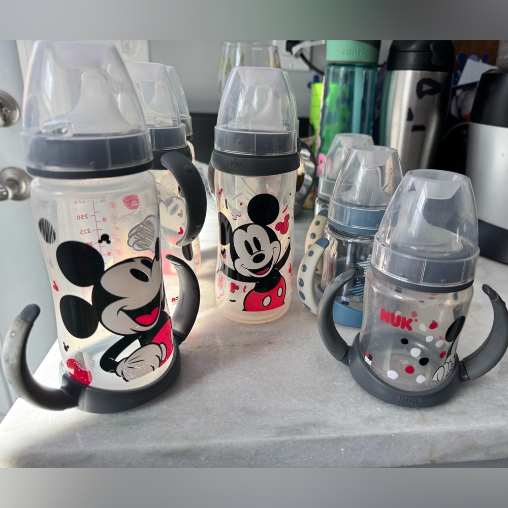 8 Nuk toddler cups
5 are 10 oz (All Mickey)
3 are 5 oz (1 is Mickey)
